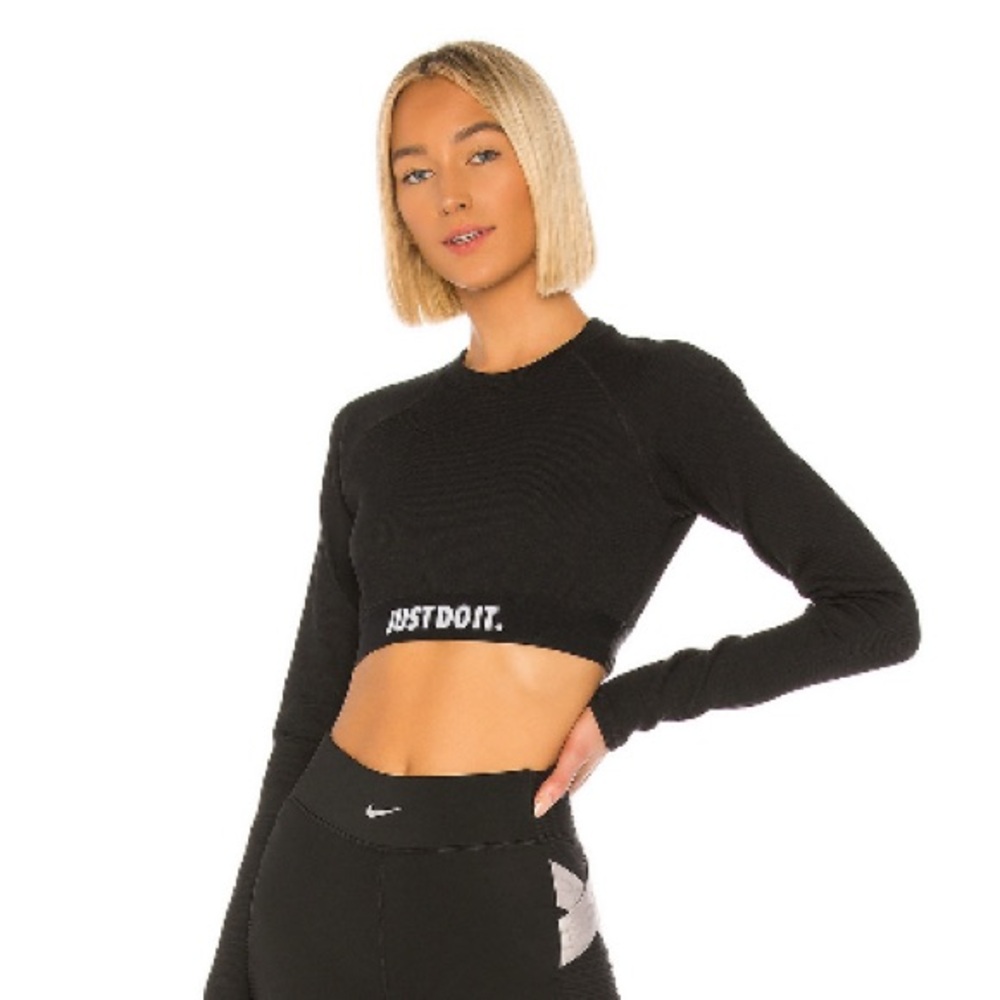 Nike Black Women’s Long Sleeve Crop Top